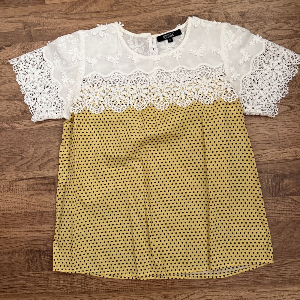 Dots, Lace, Floral Embroidered Blouse, Top. Medium, M, 19” Pit To Pit, 💯 Cotton